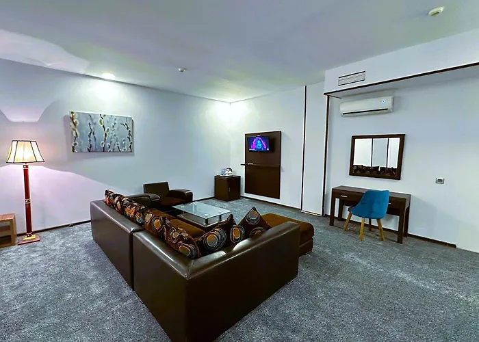 Crossway Hotel