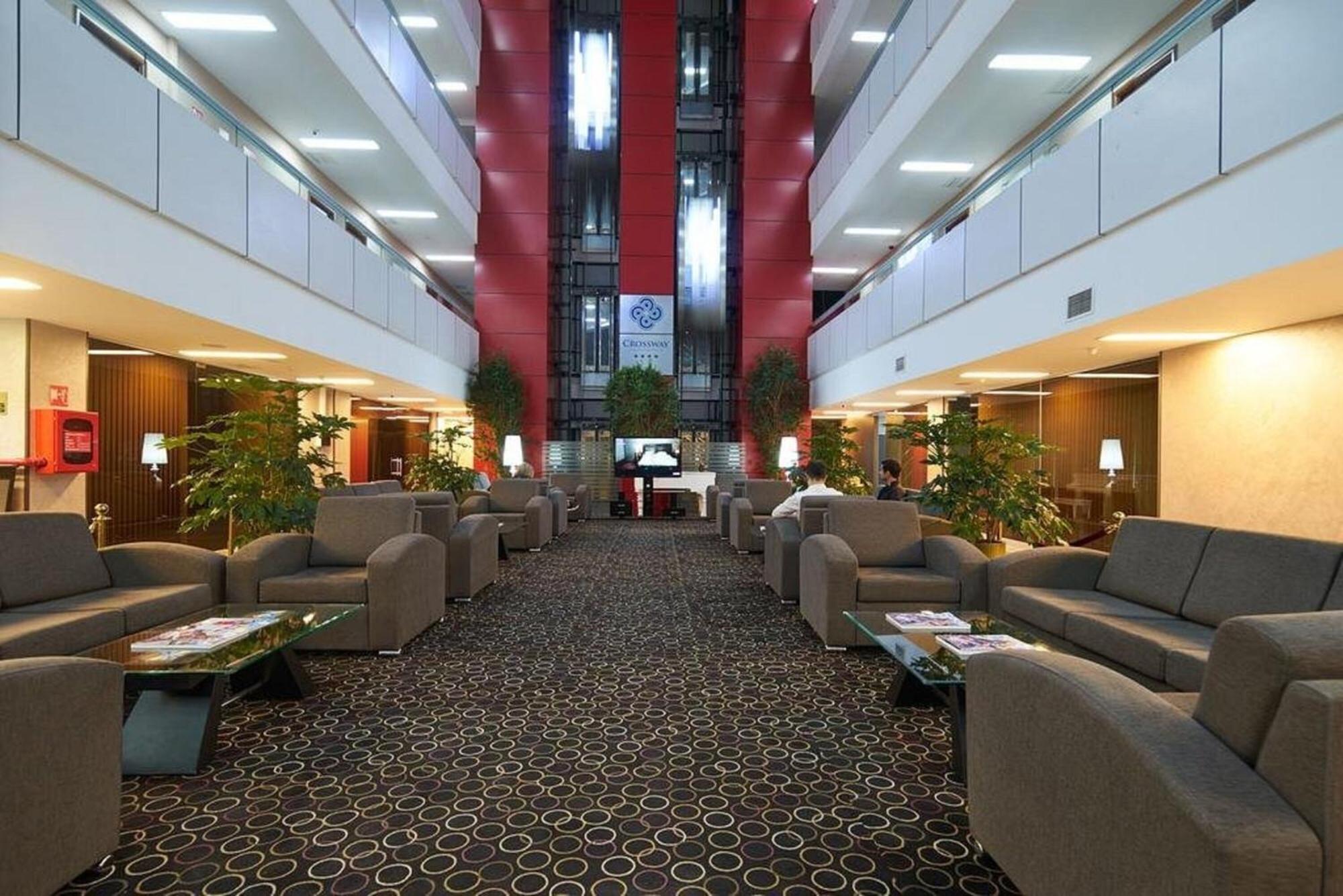 Hotel Crossway