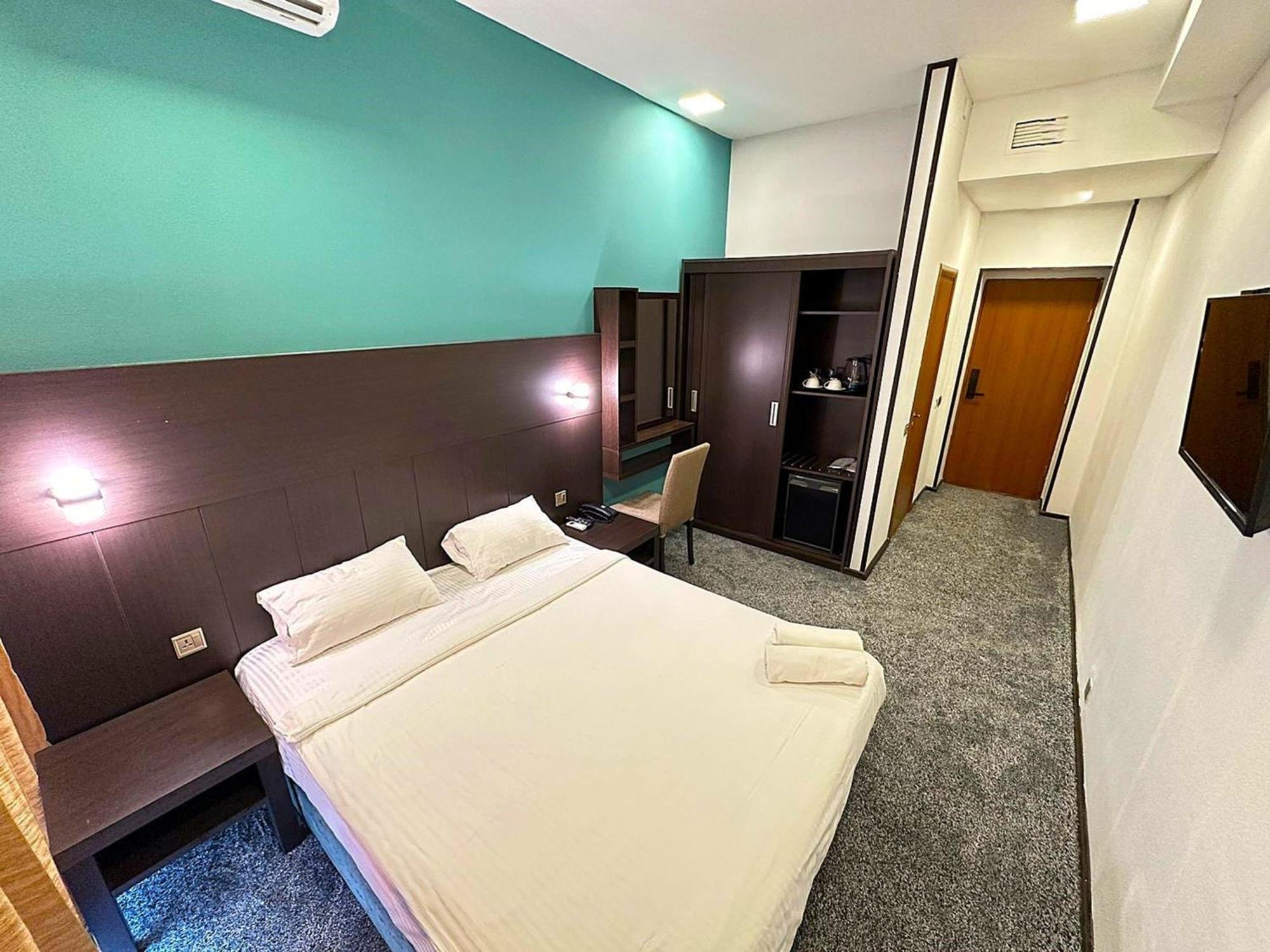 Otel Crossway Masazir