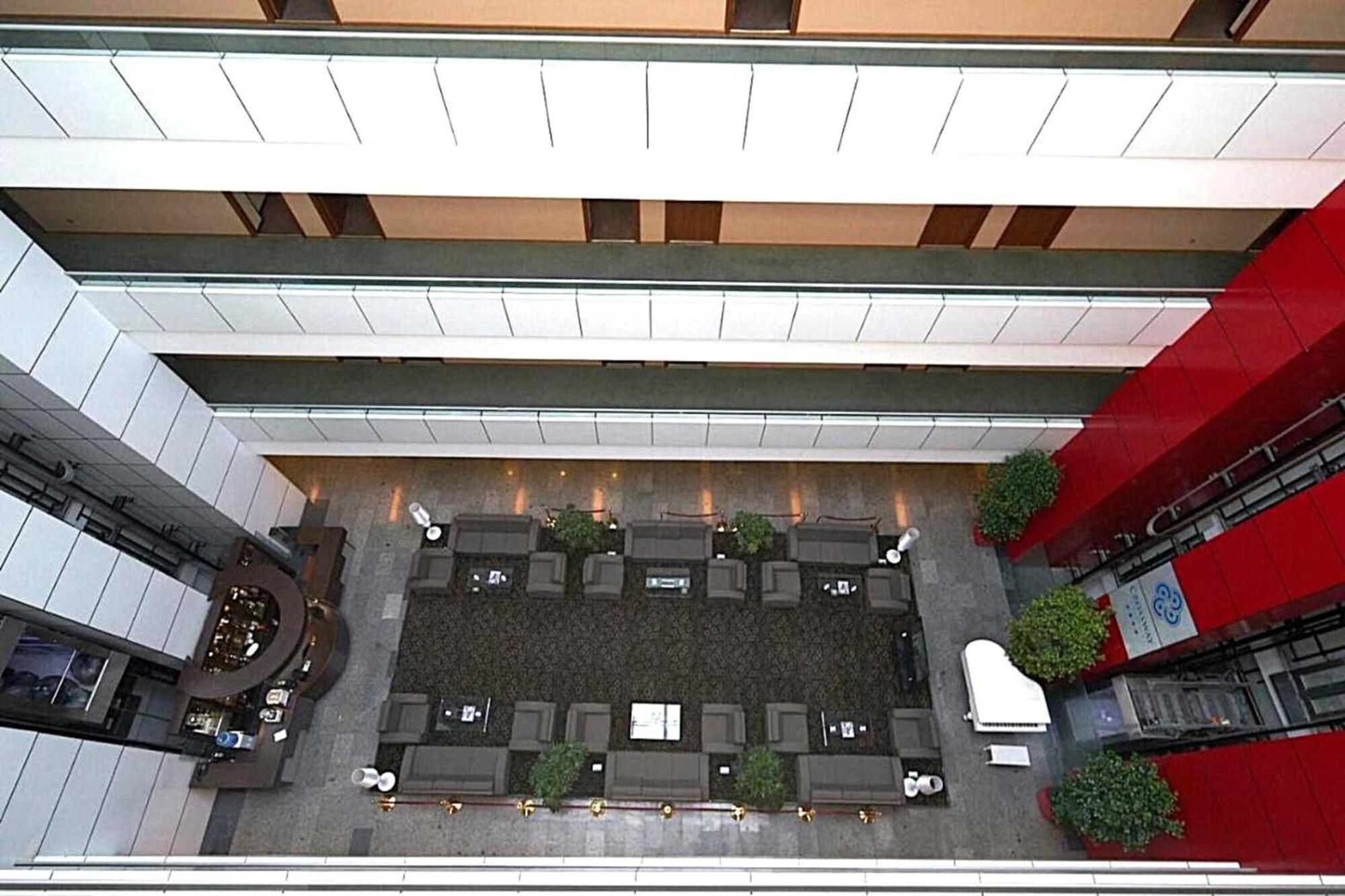 Hotel Crossway 3*