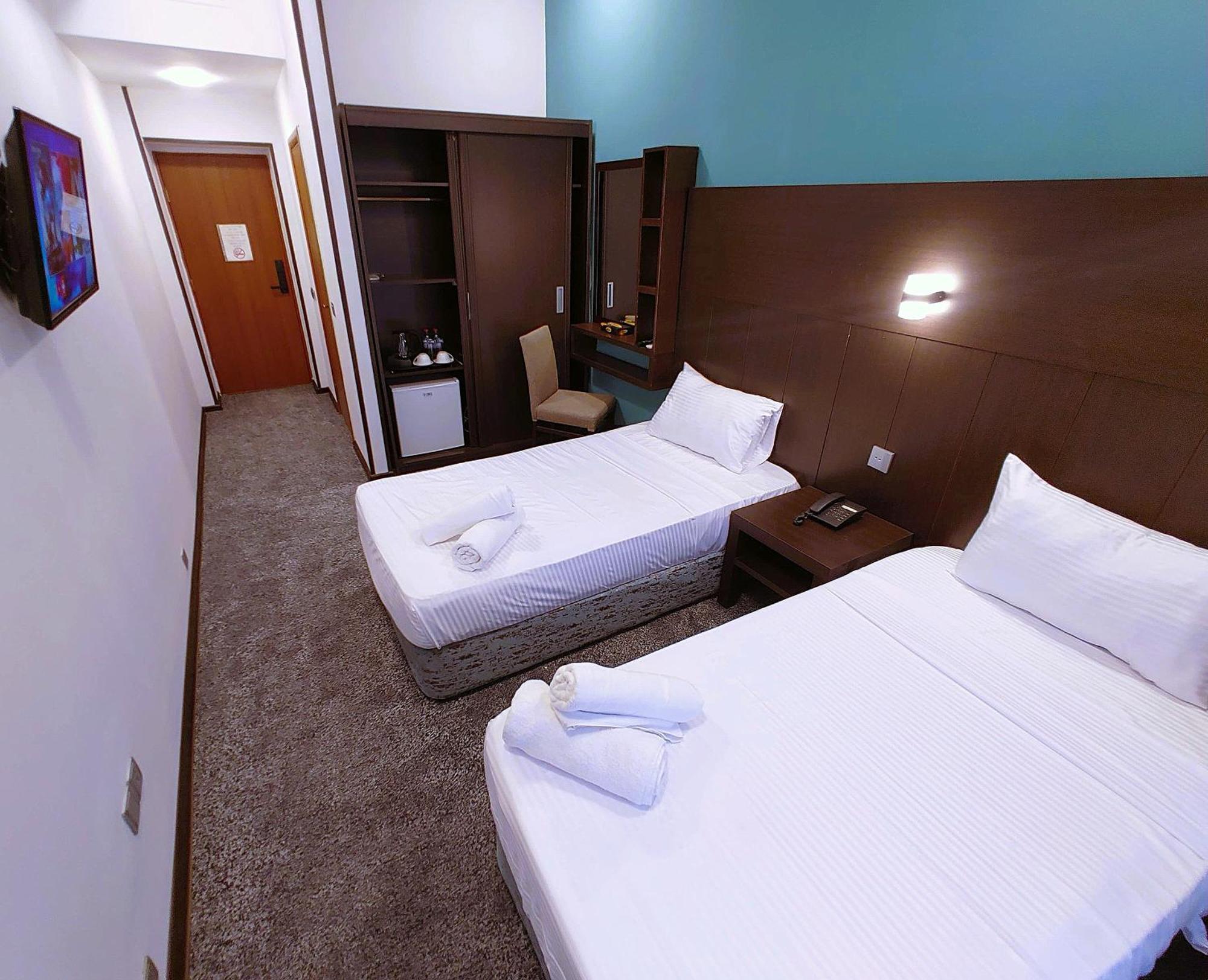 Hotel Crossway 3*